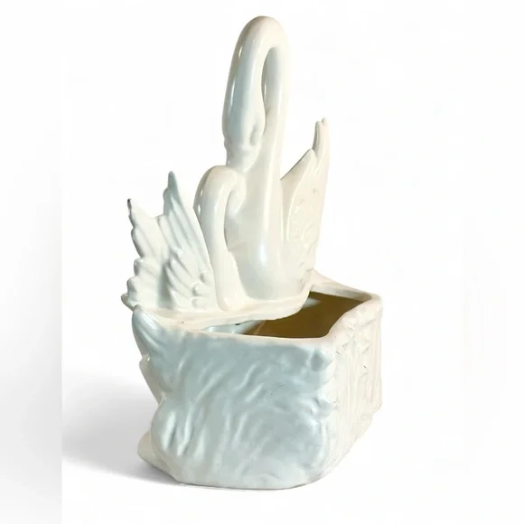 HULL Pottery- Matte White Ceramic Swan Sculpture Planter/Vase circa 1940-50s - Picture 8 of 12
